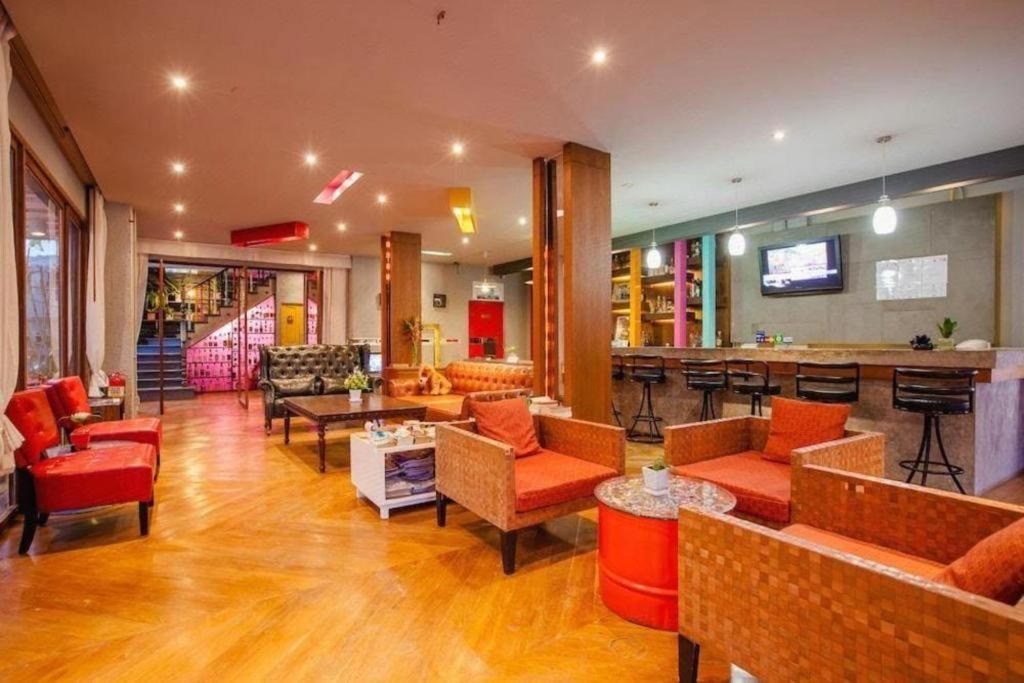 Oyo 292 The Oddy Hip Hotel Patong Zewnętrze zdjęcie