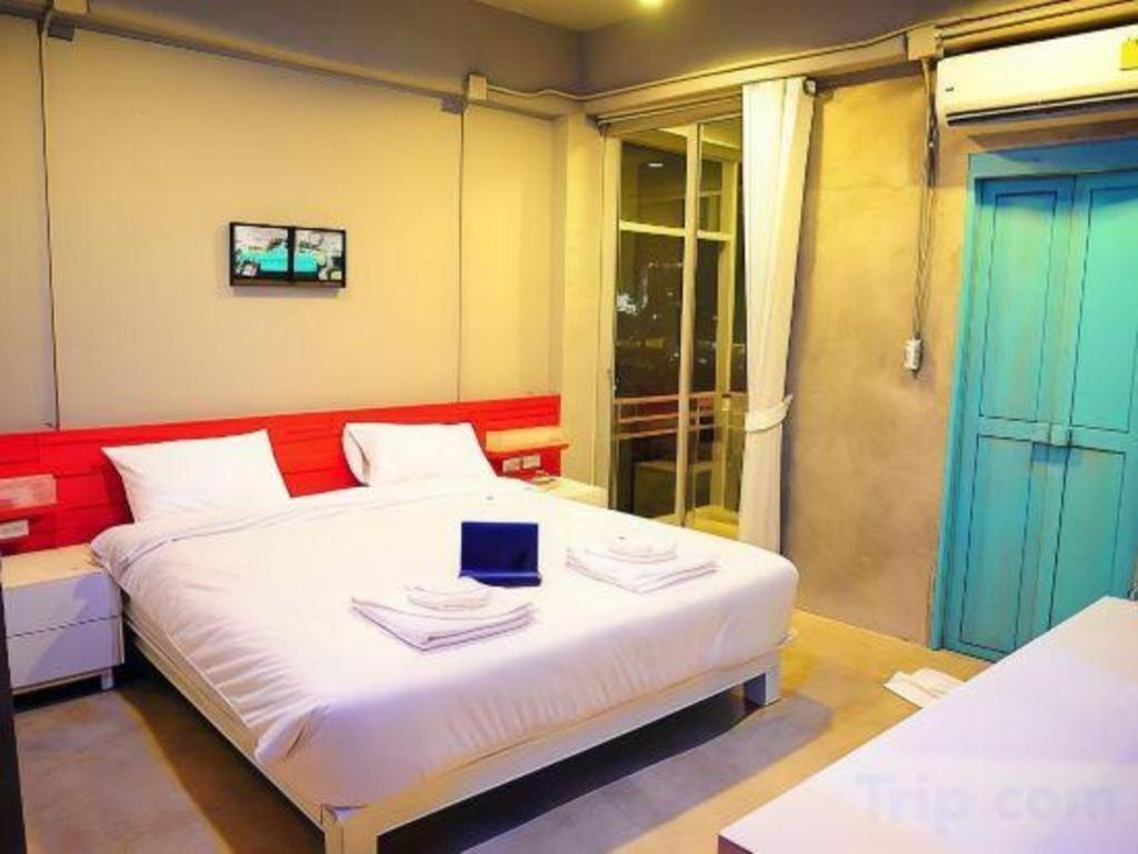 Oyo 292 The Oddy Hip Hotel Patong Zewnętrze zdjęcie