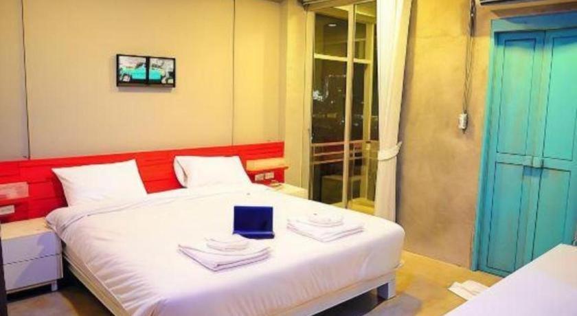 Oyo 292 The Oddy Hip Hotel Patong Zewnętrze zdjęcie