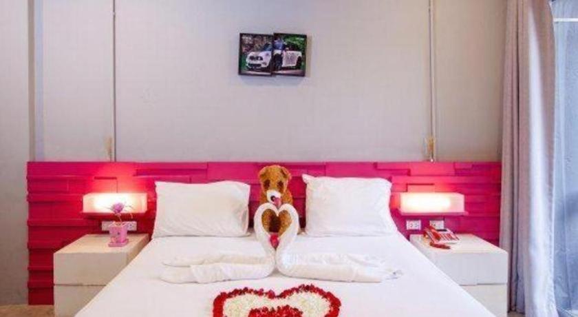Oyo 292 The Oddy Hip Hotel Patong Zewnętrze zdjęcie