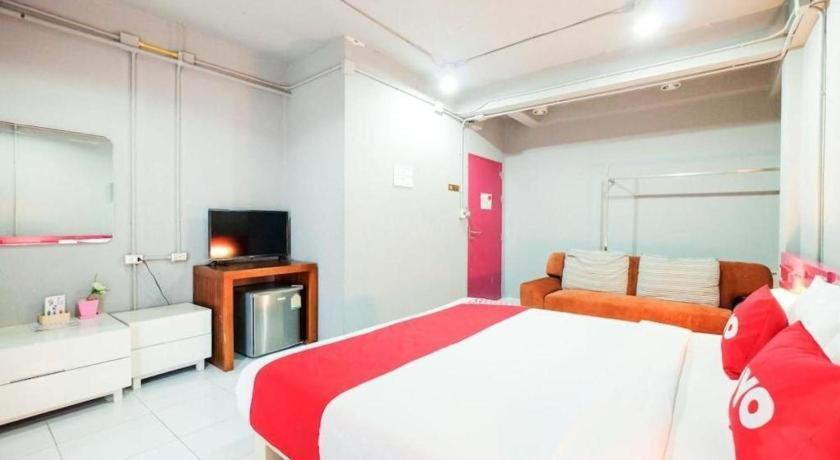 Oyo 292 The Oddy Hip Hotel Patong Zewnętrze zdjęcie