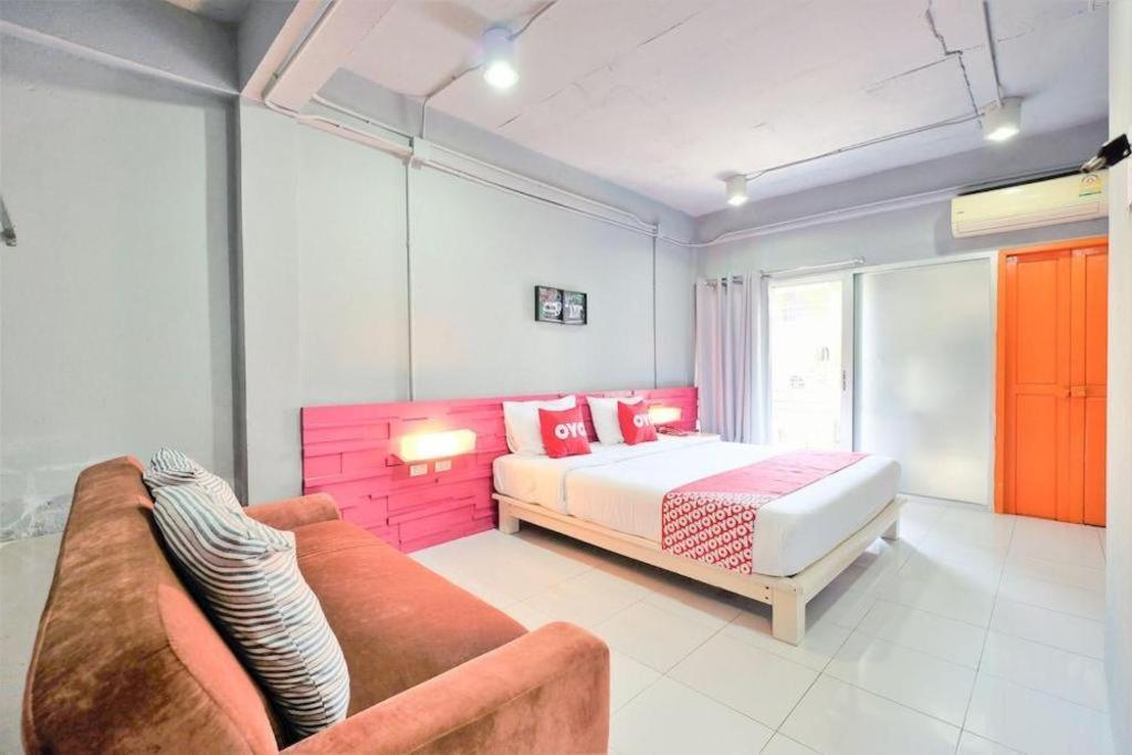 Oyo 292 The Oddy Hip Hotel Patong Zewnętrze zdjęcie